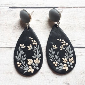 Black and white large teardrop clay earrings with flower, Boho earrings, floral earrings for mom, Mom Christmas gift, mom gift from daughter