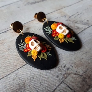 Polymer clay earrings, Sugar skull earrings, Halloween jewelry, Day of the dead earrings, Dia de los Muertos  clay skull with flowers