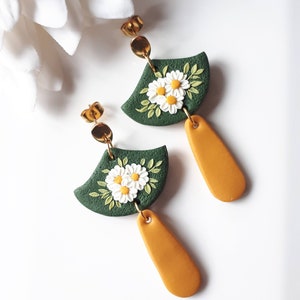 Vibrant Daisy earrings, Daisy flower polymer Clay dangle earrings, Moss green and yellow romantic floral earrings with daisies image 4