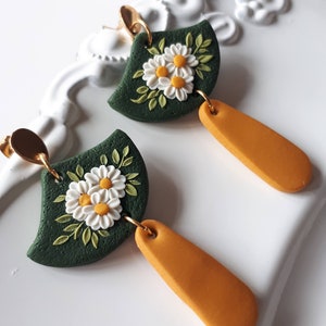 Vibrant Daisy earrings, Daisy flower polymer Clay dangle earrings, Moss green and yellow romantic floral earrings with daisies image 2