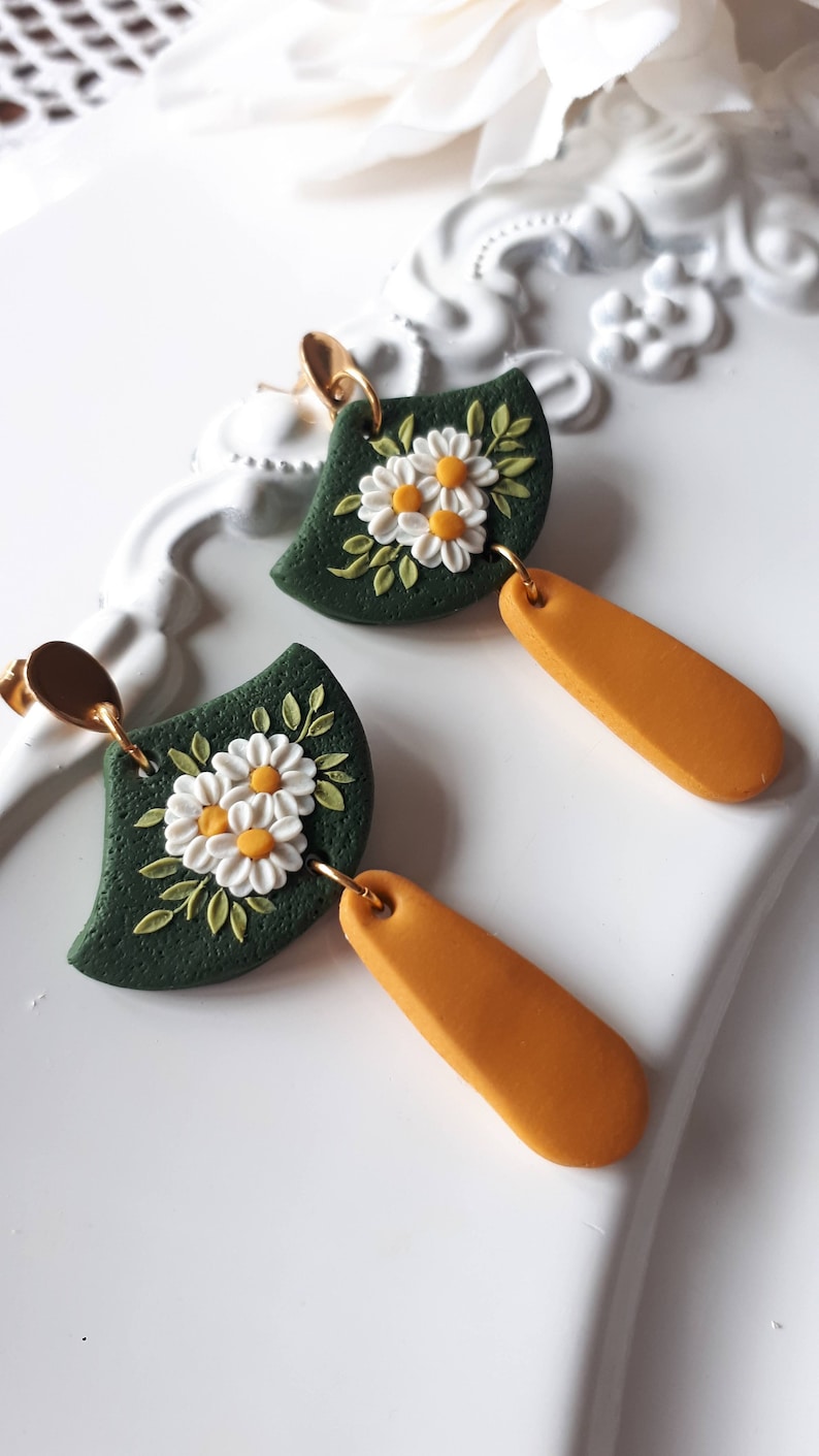 Vibrant Daisy earrings, Daisy flower polymer Clay dangle earrings, Moss green and yellow romantic floral earrings with daisies image 2