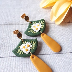 Vibrant Daisy earrings, Daisy flower polymer Clay dangle earrings, Moss green and yellow romantic floral earrings with daisies image 10