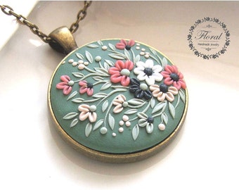 Statement Green Necklace for Mothers day, Green Jewelry Gift, Green Pendant, Romantic Mother&#39;s Day Gift for Mom, Romantic Necklace for Women