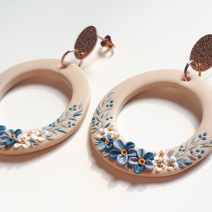 Large hoop floral earrings, Polymer clay Forget me not flower earrings, circle earrings, Boho jewelry with blue flowers wedding earrings