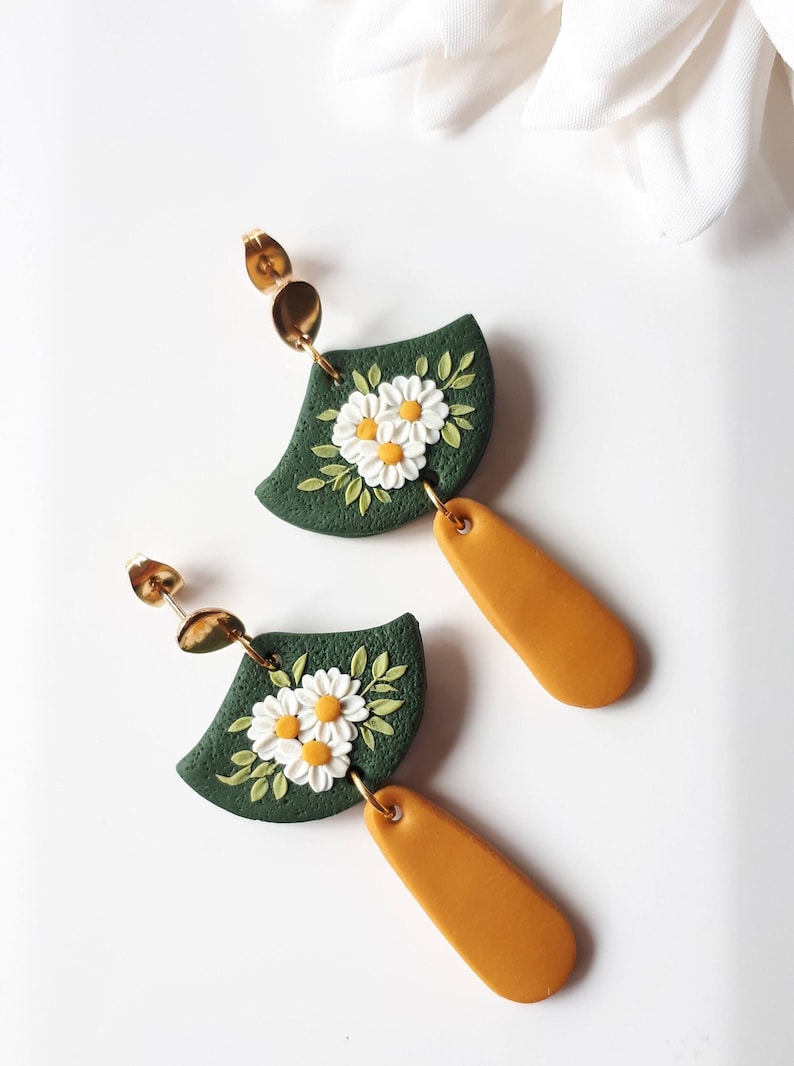 Vibrant Daisy earrings, Daisy flower polymer Clay dangle earrings, Moss green and yellow romantic floral earrings with daisies image 1
