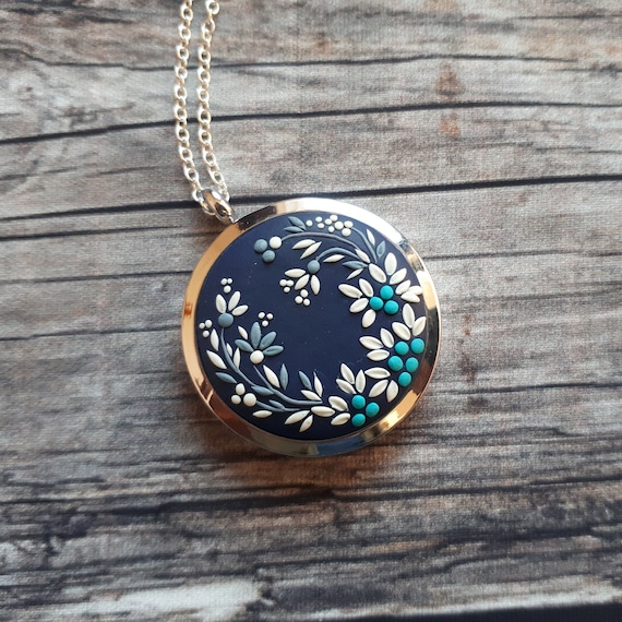 Personalized Locket Necklace 3 Photo Locket With Message