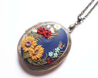 Sunflower locket necklace with wildflowers Photo locket pendant, Personalized locket necklace, Mothers day gift for mom from daughter