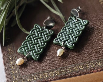 St. Patricks Day clay earrings, Celtic knot jewellery, Pearl irish dangle earrings, polymer clay celtic jewelry, St Paddys day gift