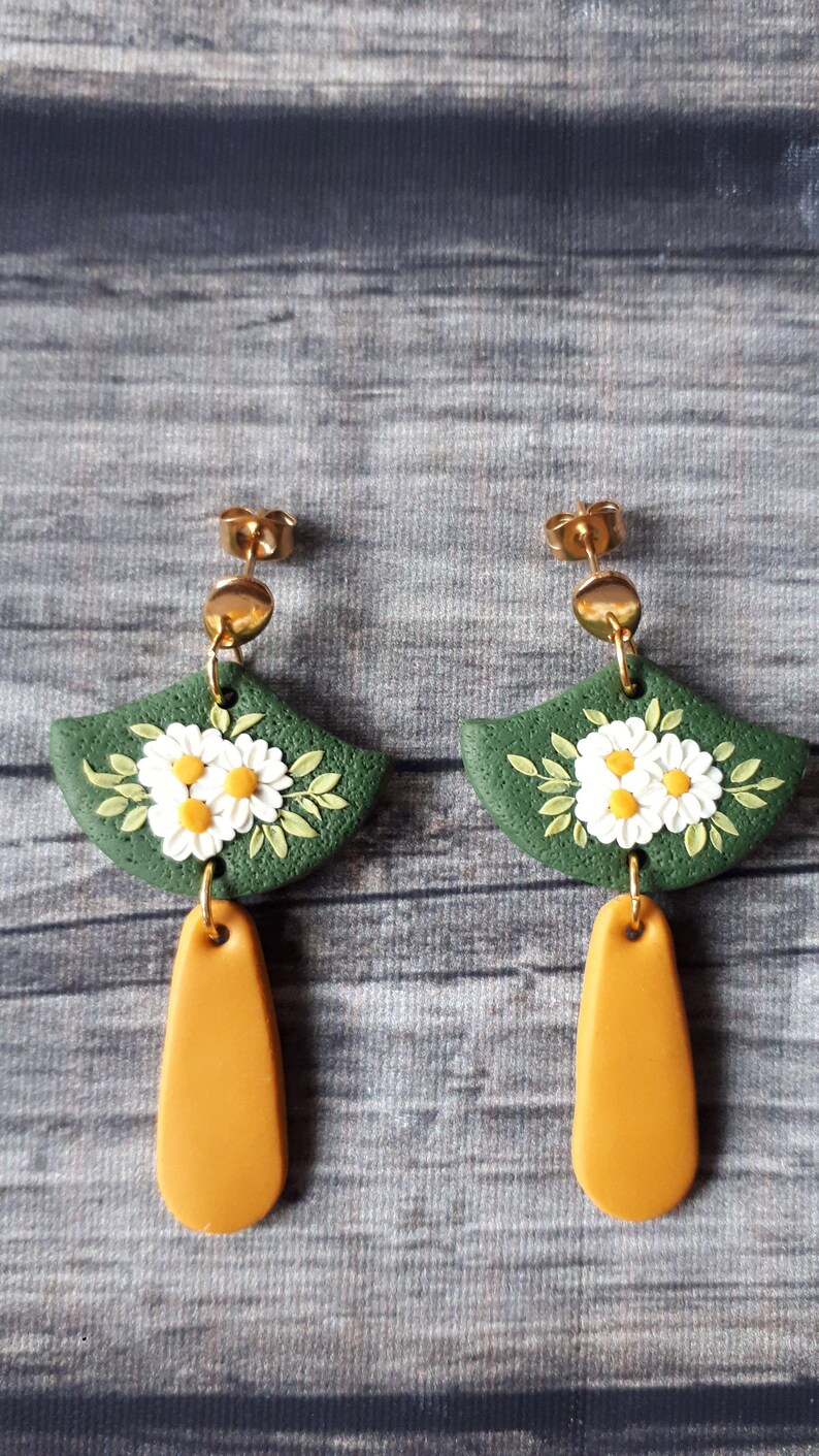 Vibrant Daisy earrings, Daisy flower polymer Clay dangle earrings, Moss green and yellow romantic floral earrings with daisies image 6