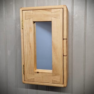 Armario de pared para baño, botiquín sobre lavabo en madera oscura natural, con 3 estantes y 1 puerta, estilo rústico de Somerset, Reino Unido. Mirror