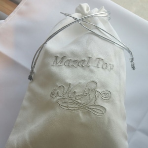 Jewish Wedding Glass Breaking Pouch for Grooms at Jewish Weddings