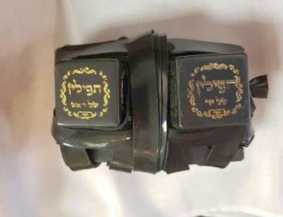 Paires De Tefilin Et Symbole De Tallit a Des Personnes Juives, Une