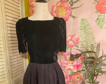1950s Black Scalloped Dress