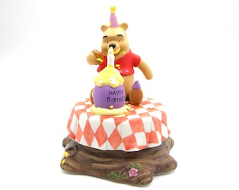 Enesco Disney Pooh & Friends "A Smackeral Of Fun On Your Special Day" Musical plays "Happy Birthday"