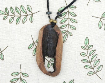 Wooden necklace / Wood pendant / Wooden jewelry / Natural jewelry / Reclaimed wood / Adjustable necklace / Unique necklace / Jewelry gifts