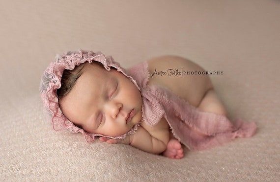 NEWBORN BABY BONNET Dusty Pink Vintage 
