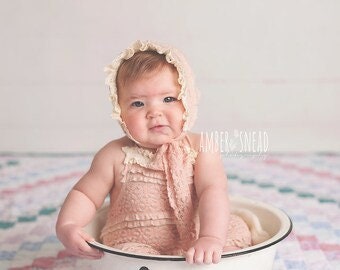 ROMPER / BONNET / TIEBACK : dusty pink knit romper, cotton lace trim, newborn bonnet, newborn romper, bonnet, baby photography, photo prop