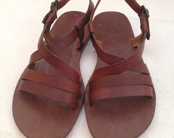 ZELOS: 2 Bar Cross Strap Lederen Sandaal Handgemaakte lederen sandalen aangepaste maat beschikbaar