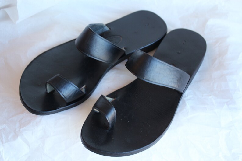 Leather Sandals Unisex Black Leather Barefoot Toe Loop | Etsy