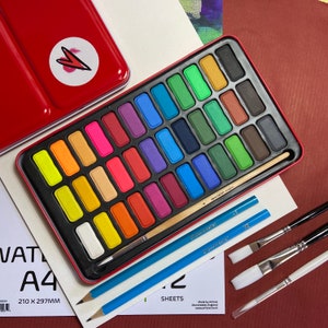 Water colour kit with watercolour pad.