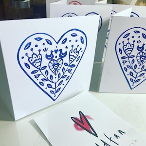 Carte bleue d’oiseau d’amour