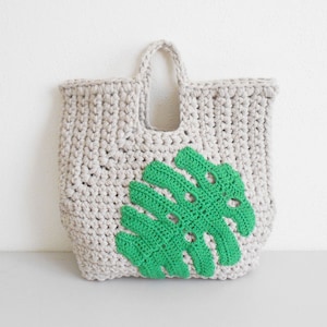 Crochet pattern for Monstera Bag. Crochet bags, crochet bag pattern, summer bags, easy crochet bag, chunky yarn, crochet flowers image 1