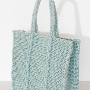 Crochet pattern for Crochet Basic Tote. Easy level, includes basic stitches and shaping. Crochet bags, Crochet bag patterns.