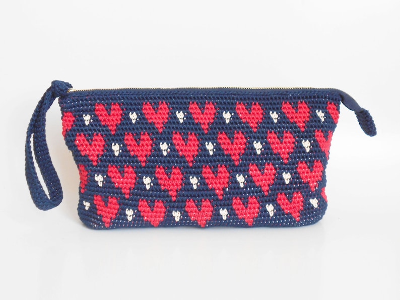 Crochet pattern for hearts' clutch. Practice tapestry crochet to form a drawing. Charts with symbols, written instructions and images image 1