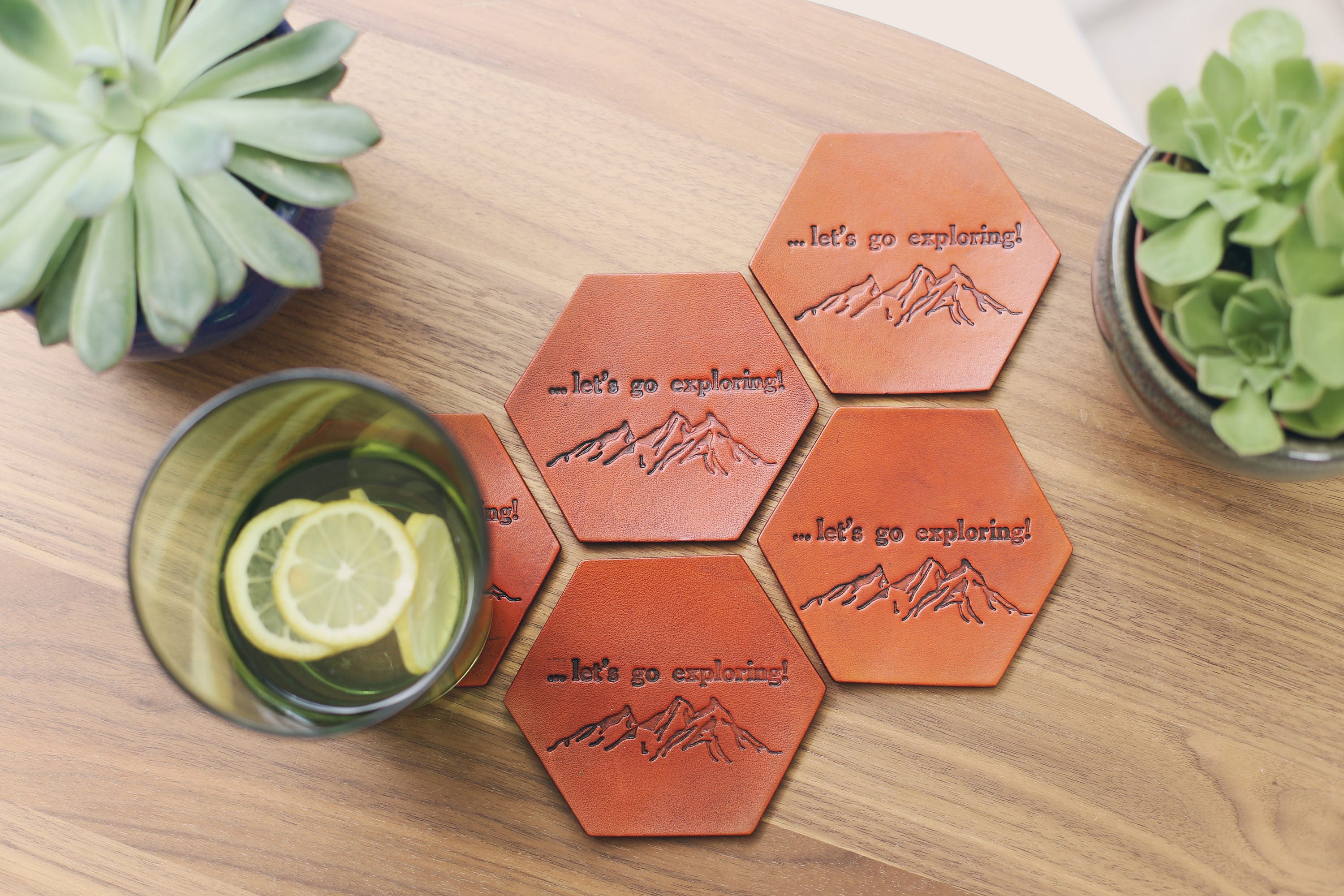 5 Sous-Verres en Cuir Personnalisés, Ensemble Custom Leather Coaster, Cadeau d'anniversaire de Maria