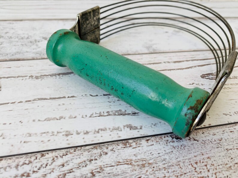 Vintage Pastry Blender Dough Blender With Green Wood Handle Etsy