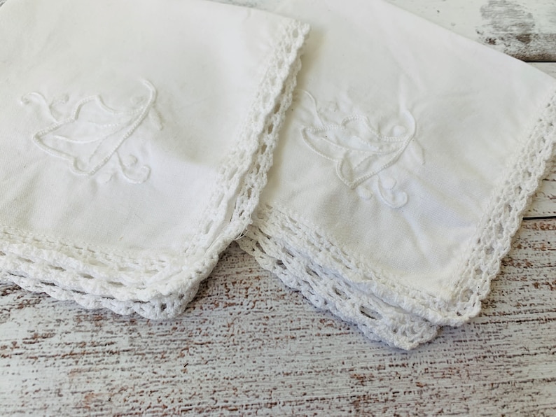 Cotton Napkins Embroidered White Table Linens Vintage White Napkins Set of 2