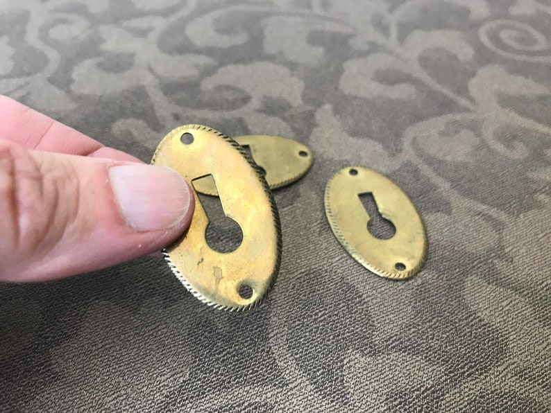 Vintage Key Hole Cover Stamped Brass Oval Key Hold Plate Antique Brass Furniture Hardware Escutcheon Plates