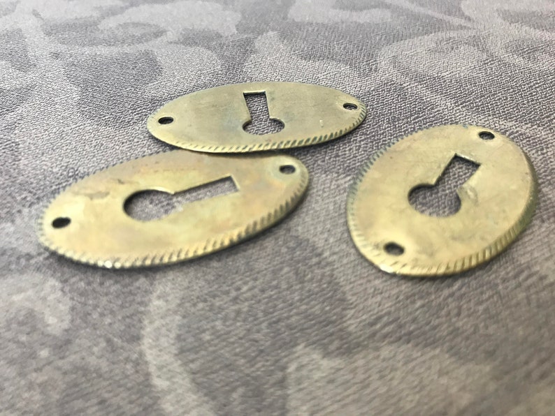 Vintage Key Hole Cover Stamped Brass Oval Key Hold Plate Antique Brass Furniture Hardware Escutcheon Plates