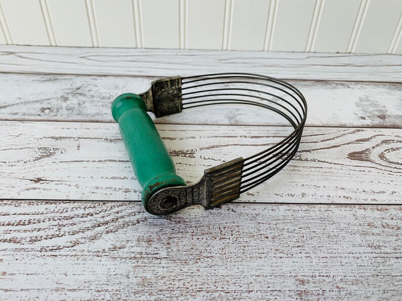 Vintage Pastry Blender Dough Blender With Green Wood Handle Etsy