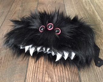 Furry Black Monster Nintendo Switch 2 / DS / Lite / OLED / Case