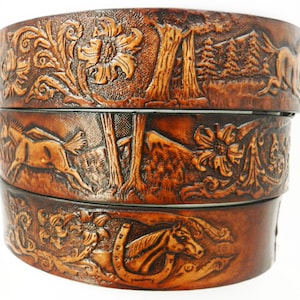 Leather Belt Horse scene BT111 - Belt is 1 1/2&quot; wide,  Includes removable utility buckle & leather keeper