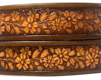 Leather Belt Daisies BT965; 1 1/2" wide, Includes removable utility buckle & leather keeper