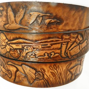 Leather Belt Duck Hunter BT112 - Belt is 1 1/2&quot; wide belt includes removable utility buckle and leather keeper