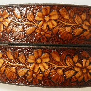 Narrow Leather Belt String of Daisies: BT965N  1 1/4&quot; wide, Lighter weight 8-9oz leather  Includes removable utility buckle & leather keeper