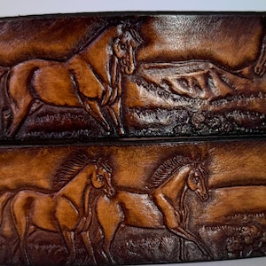 Narrow Leather Belt with Embossed Horses - 1 1/4&quot; Wide