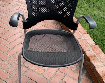 Silla apilable Herman Miller Caper con reposabrazos (el envío NO es gratuito)
