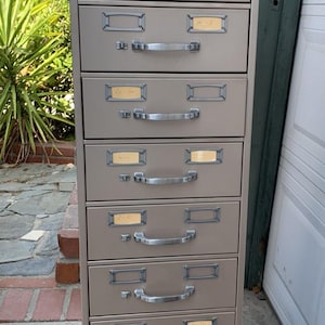 Archivador industrial Steelcase vintage de 10 cajones para fichas de índice *(El envío NO está incluido)