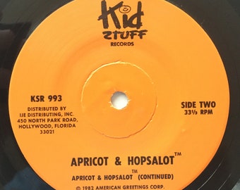 Strawberry Shortcake - Apricot & Hopsalot 7' Vinyl Record / Book