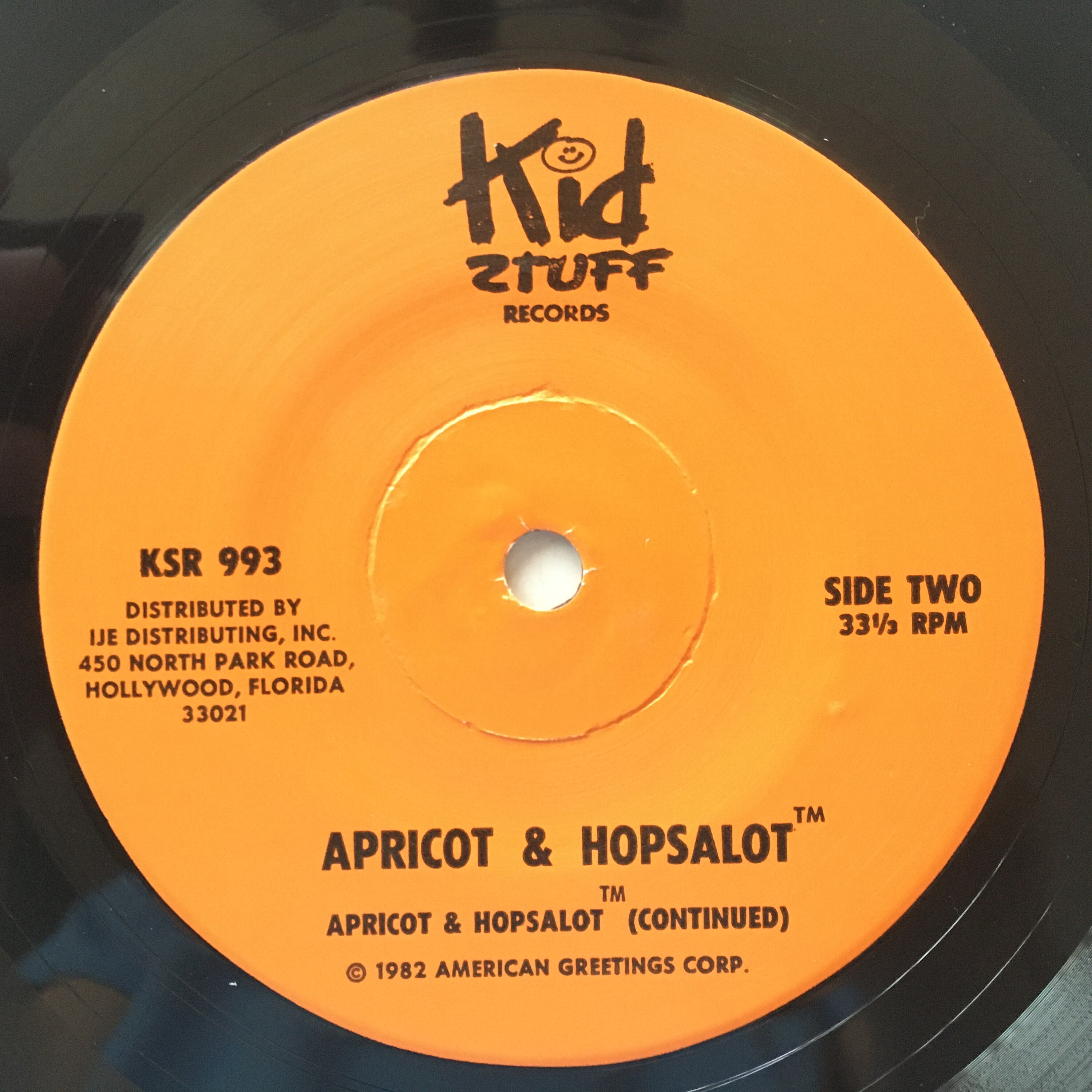 Strawberry Shortcake - Apricot & Hopsalot 7' Vinyl Record / Book