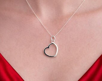 9ct 9K White Gold Heart Outline Pendant. Polished Finish