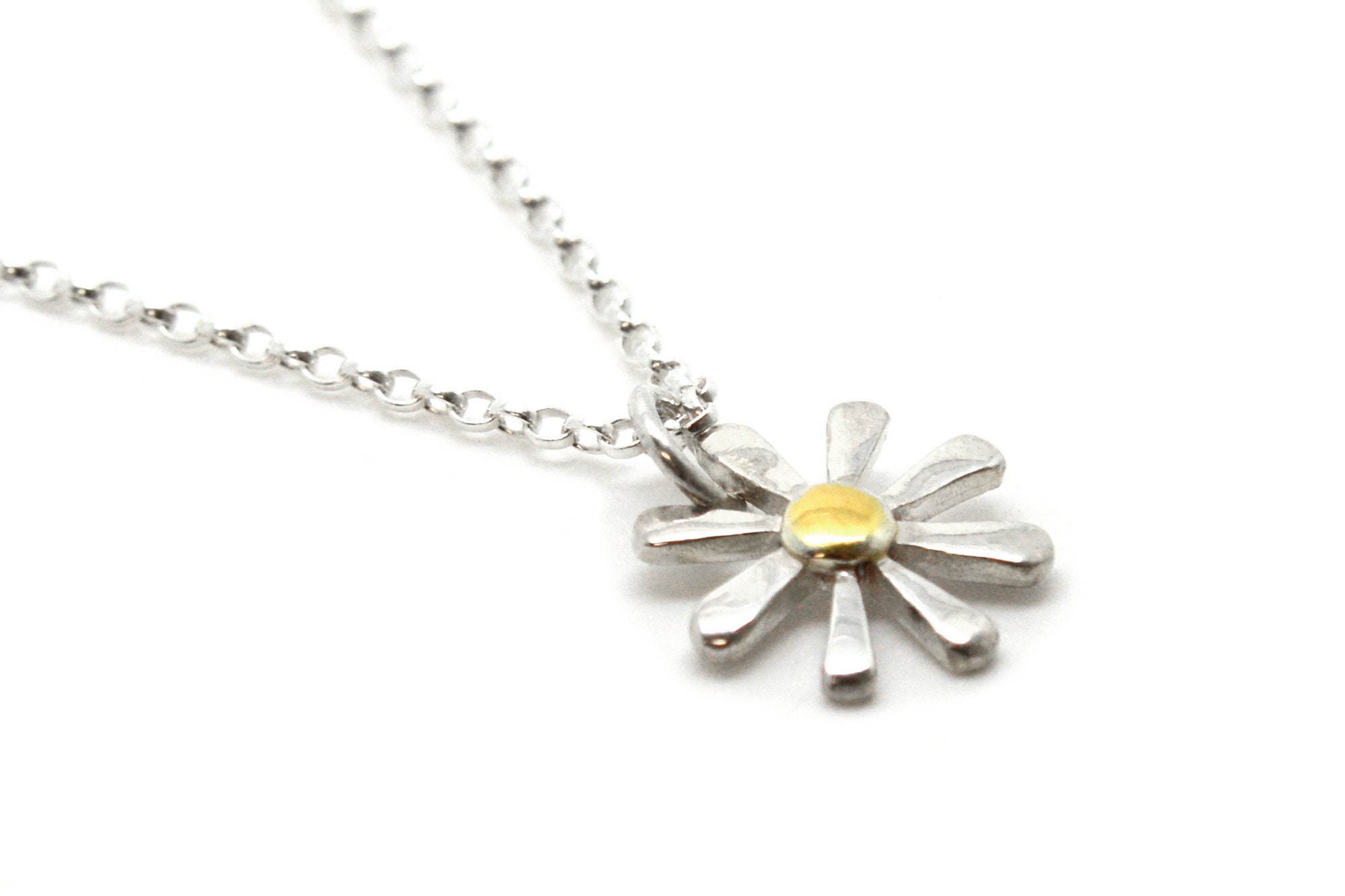 Sterling Silver Daisy Pendant. - Etsy