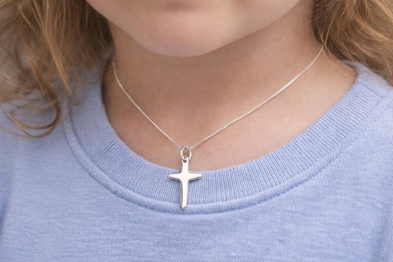 Pingente de crucifixo em prata de lei. imagem 1