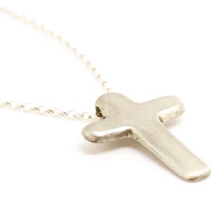 Pingente de crucifixo em prata de lei. imagem 6