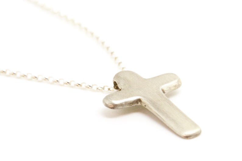 Pingente de crucifixo em prata de lei. imagem 6