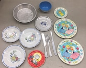 vintage 13 pieces 1970s coffe pot confetti Childs tea coffee cup set tin litho plates cooking kitchen play set ohio art